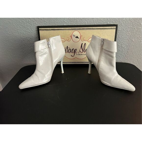 GoGo White short ankle boots side buckle decor, spike heels side zipper SZ 7 Dol - Picture 6 of 9